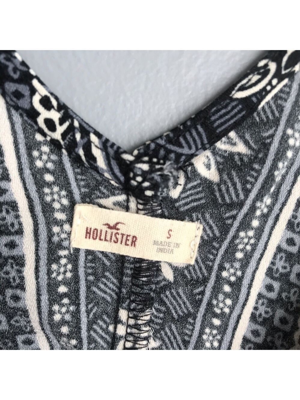 Hollister Border Print Mini Dress With Cross Back Size Small - Picture 7 of 10